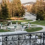 Ella's River Апартаменти *