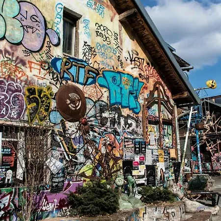 Апартаменты Ella's River *