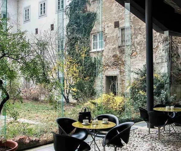 Ella's River Lejlighed *