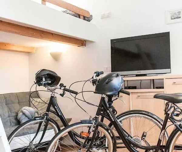 Ella's River Apartman *